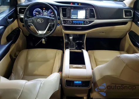 2017 Toyota Highlander Se z USA, uszkodzony, nr VIN 5TDJZRFH4HS445426